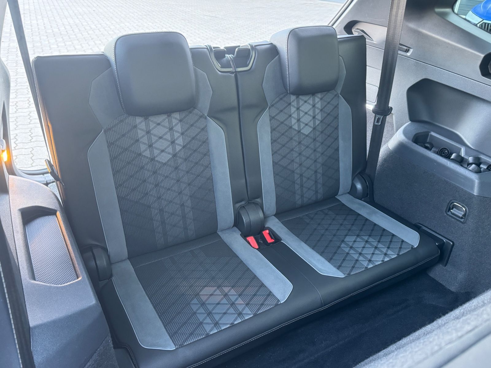 Volkswagen Tiguan Allspace R-Line 4M °B&S°AHK°R-Kamera°