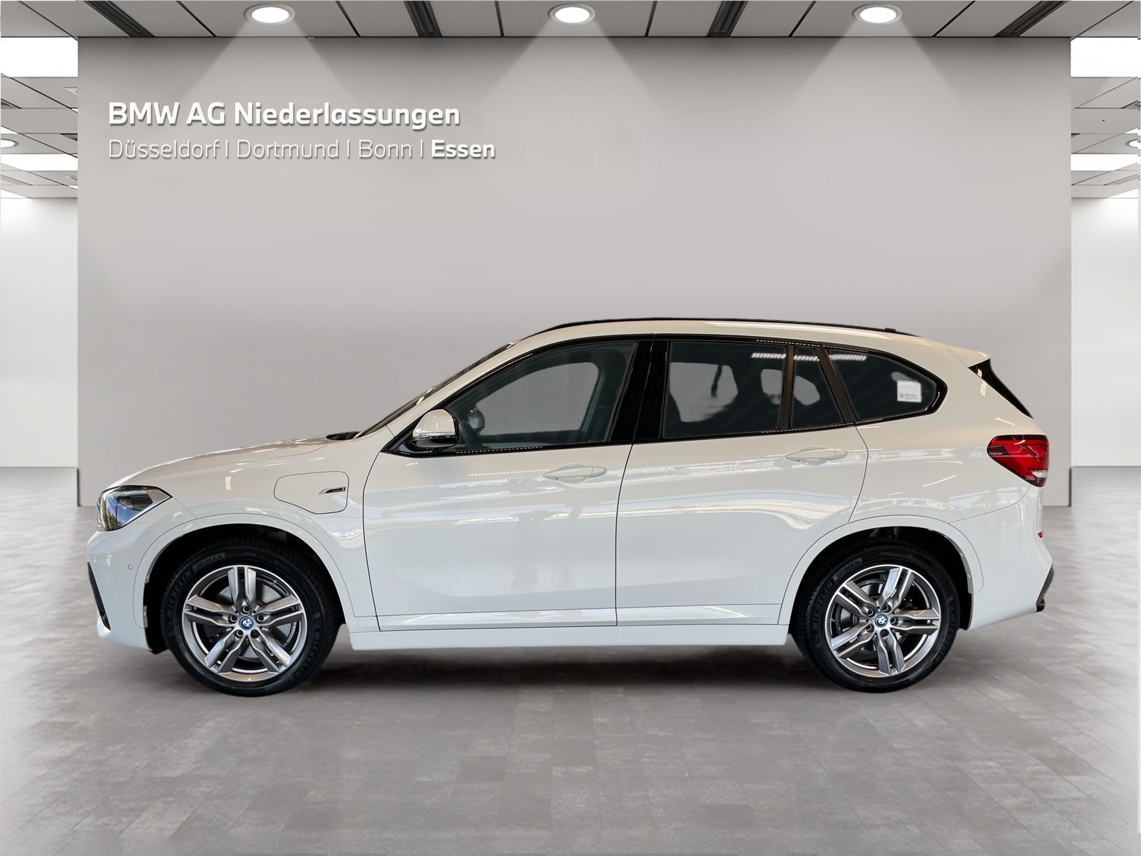 BMW X1 xDrive25e M Sport - Samsaru's Car Outlet