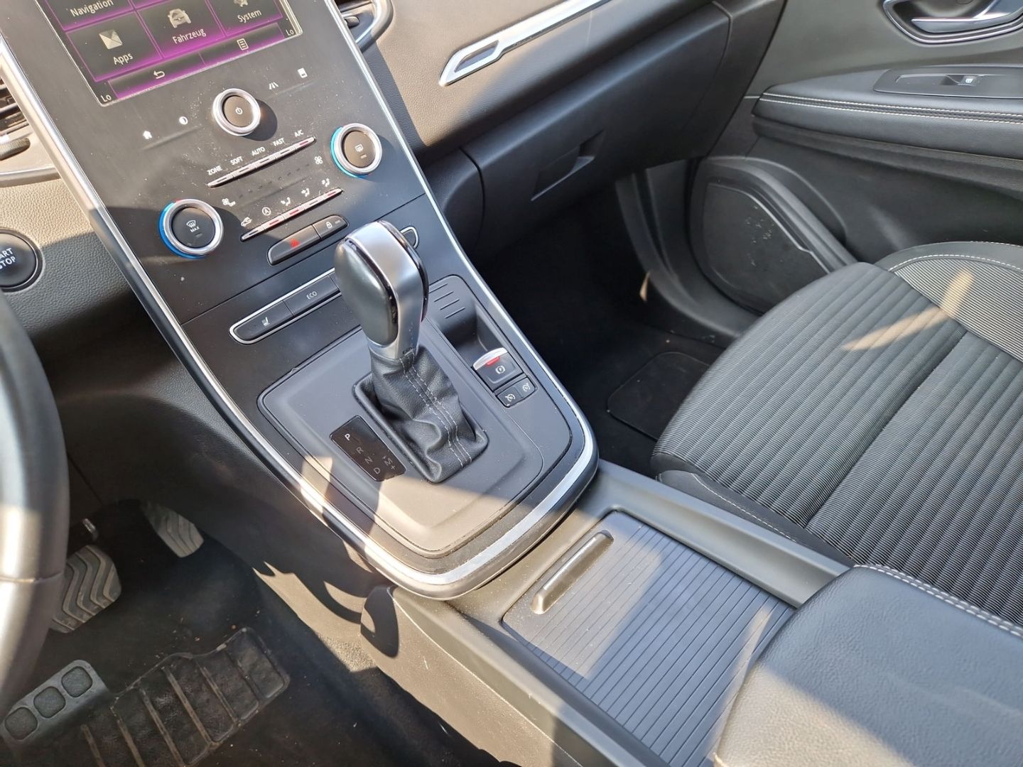 Renault Grand Scenic IV Limited 1.7 BLUE dCi 120 - Samsaru's Car Outlet