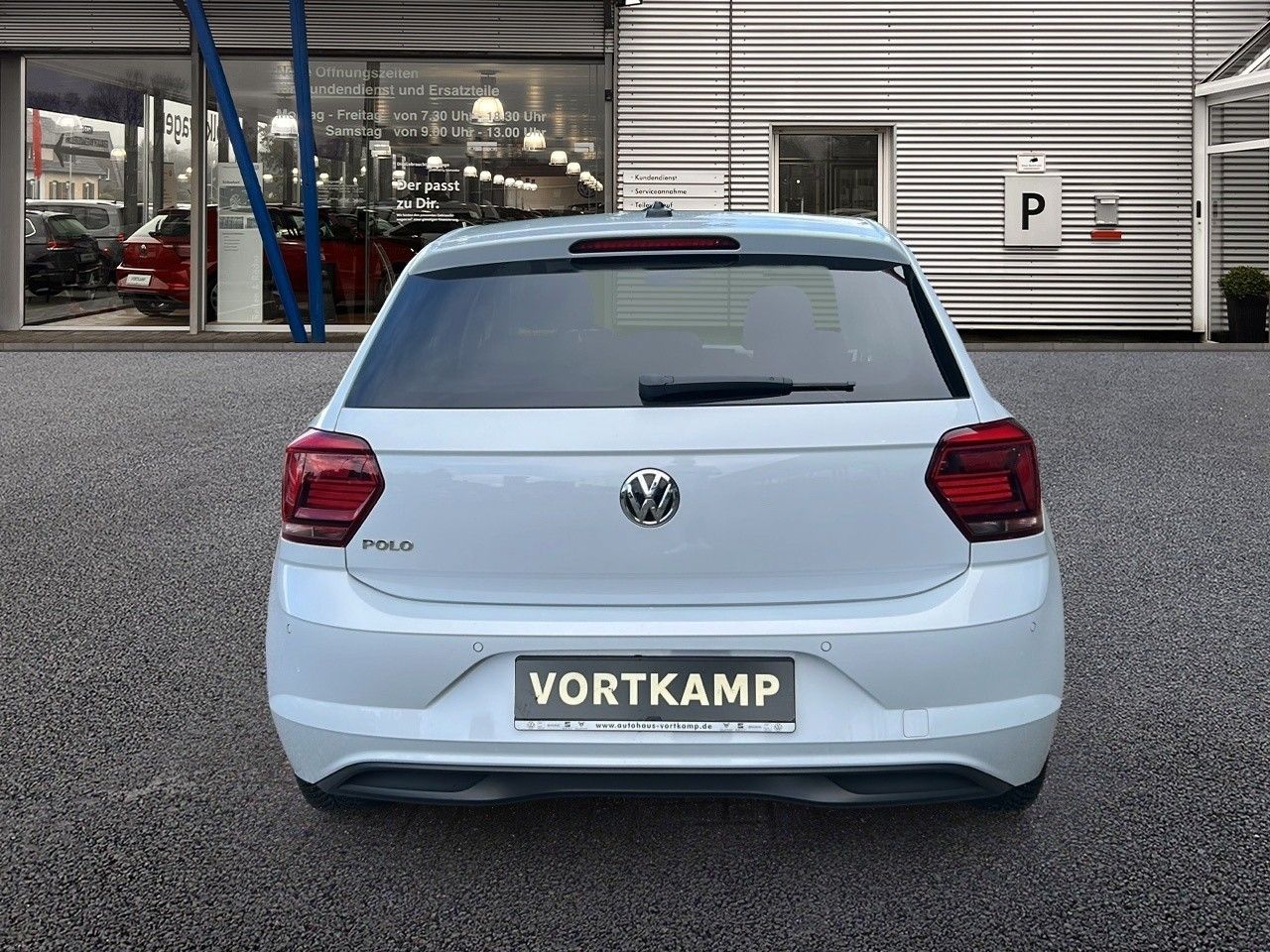 Volkswagen Polo VI Highline DSG - Samsaru's Car Outlet