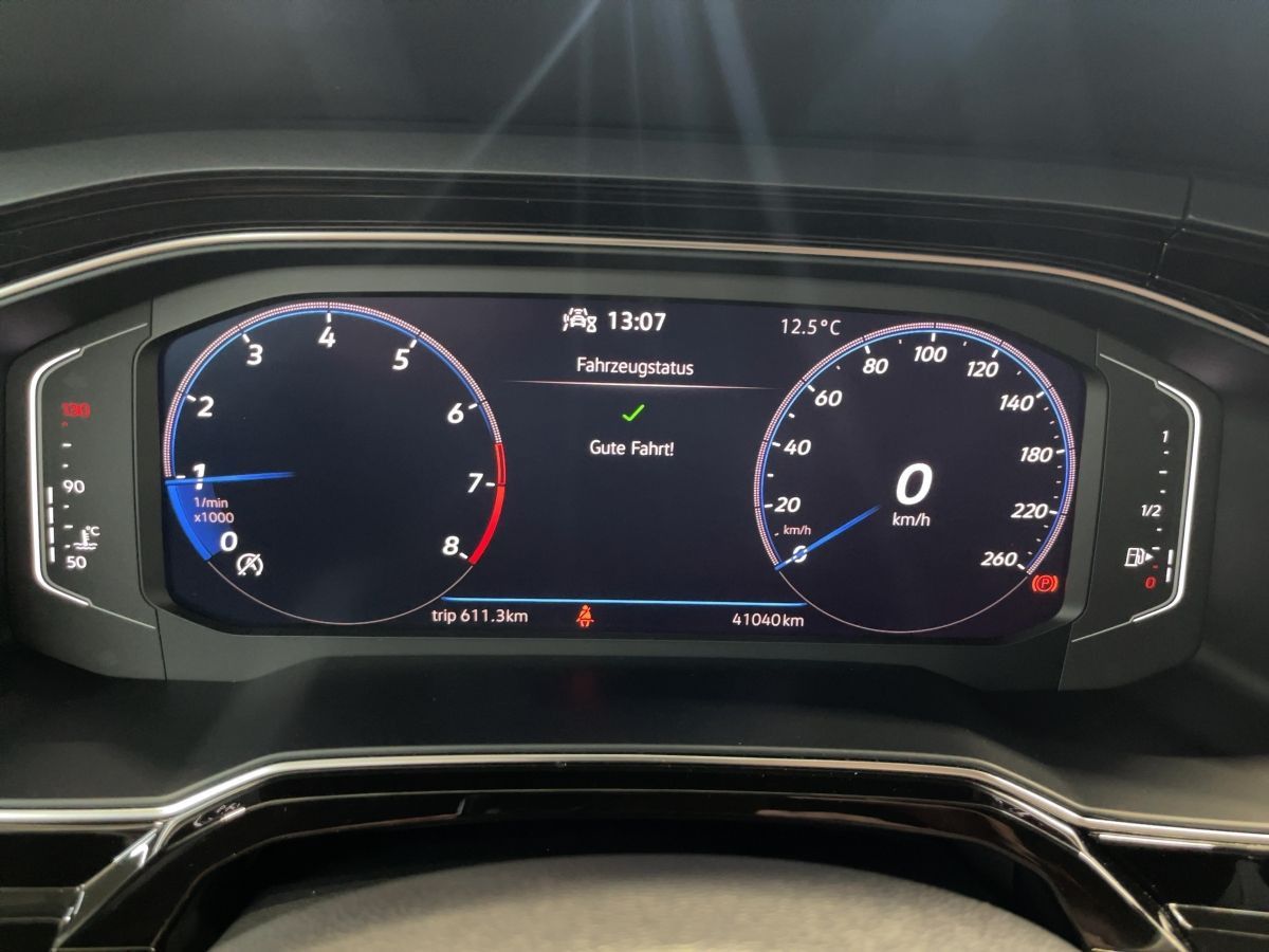 Volkswagen Taigo 1.0 TSI R-Line - Samsaru's Car Outlet