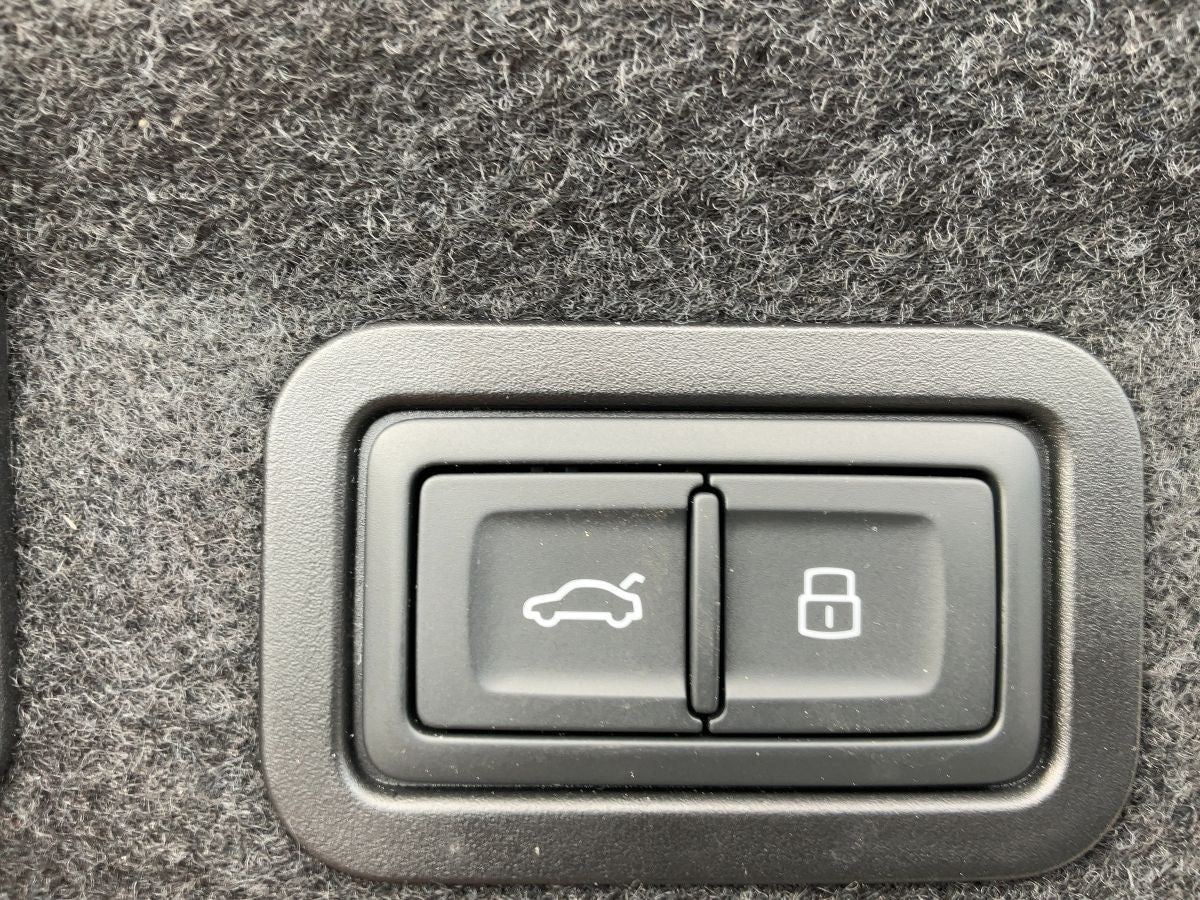 Audi A6 Limousine 45 TFSI QU ADVANCED - Samsaru's Car Outlet