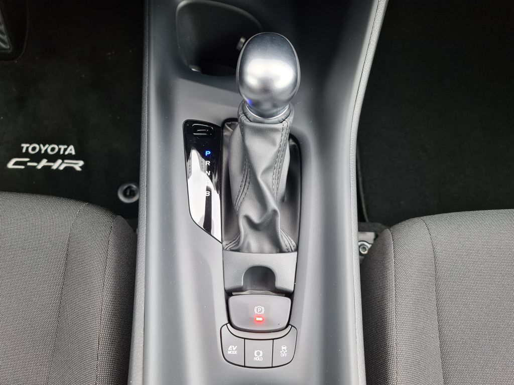 Toyota C-HR Hybrid Flow - Samsaru's Car Outlet