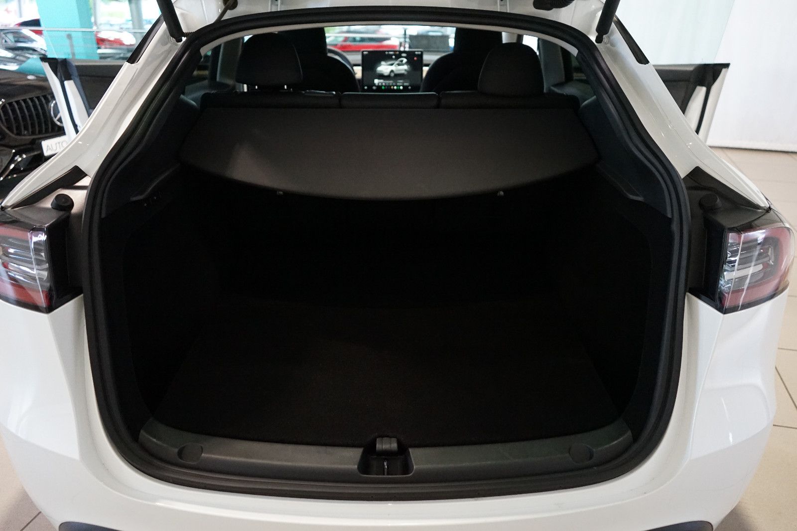 Tesla Model Y Long Range DualMotorAWD Autopilot 92%SoH