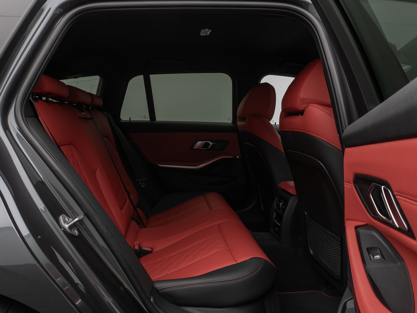 BMW 330i xD SportLine - Samsaru's Car Outlet