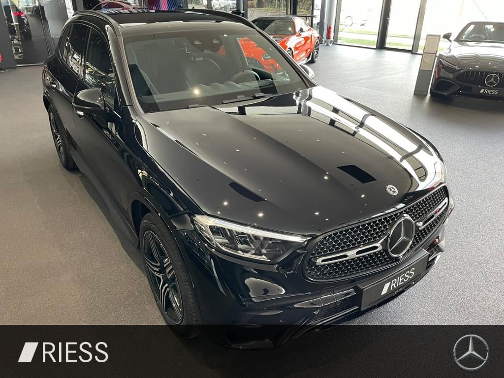 Mercedes-Benz GLC 300 d 4M AMG+PANO+STDHZG+HUD+DISTR+AHK+KEYL+
