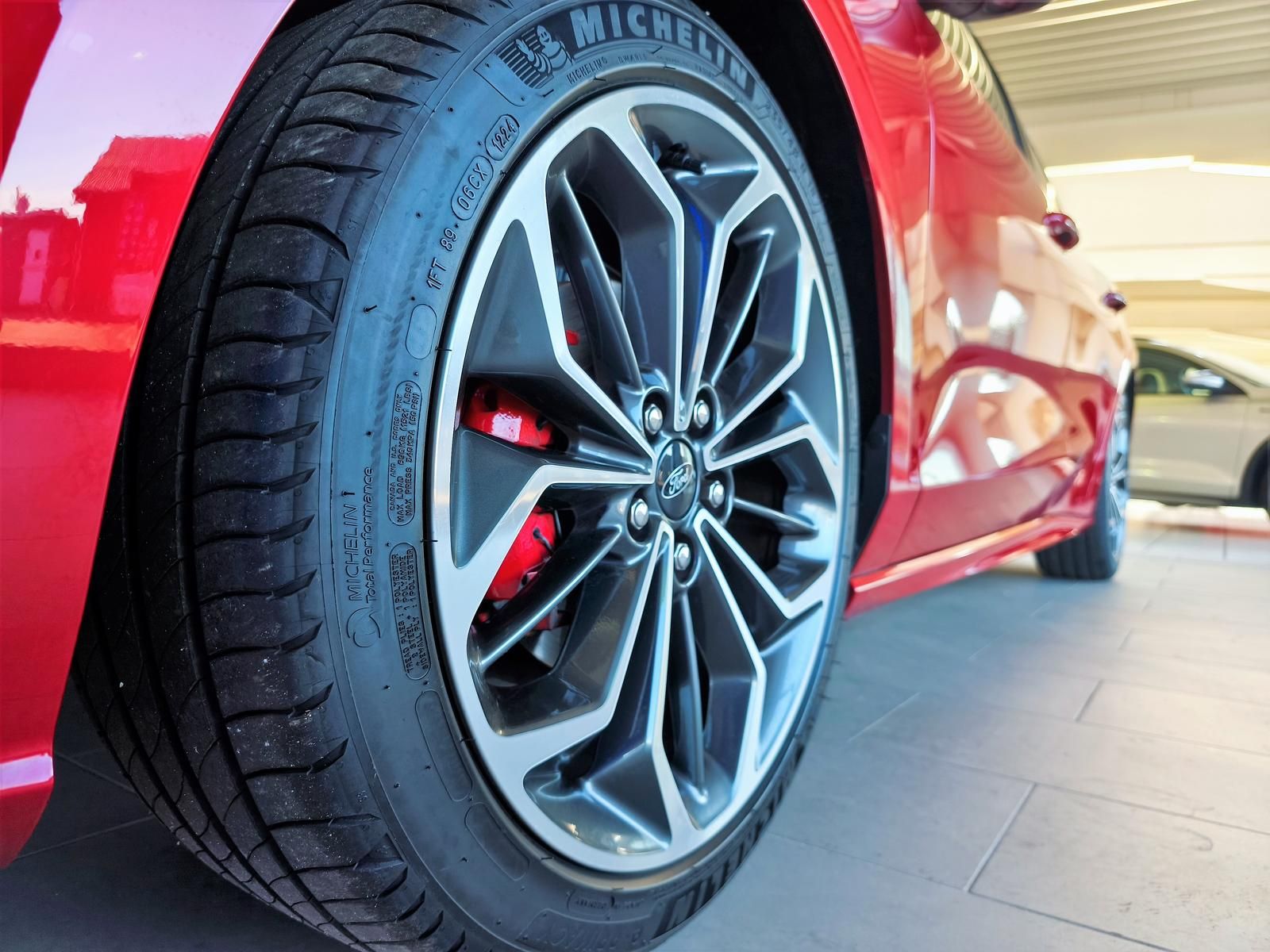 Ford Focus Turnier 1.5 E.Blue Aut. ST-Line X Pano,B&O