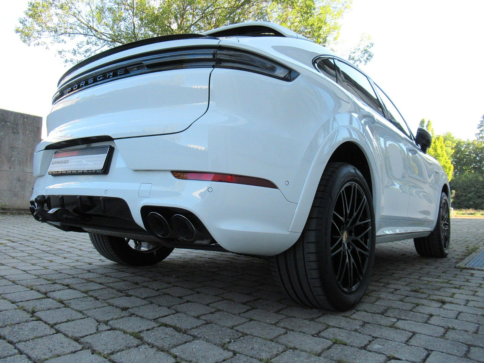 Porsche NEW COUPE E-H EXCL SPORTDESIGN BOSE+INNO AHK+GT