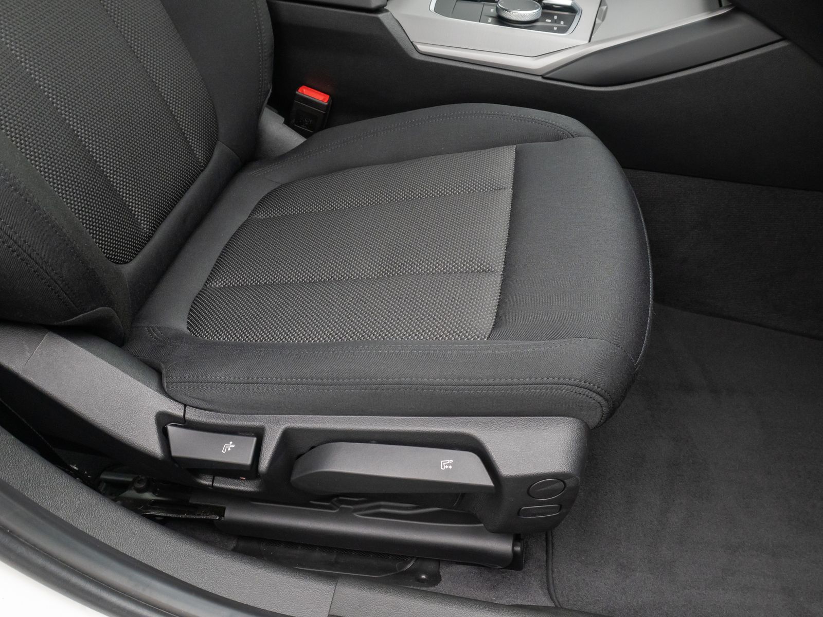 BMW 320d Advantage - Samsaru's Car Outlet