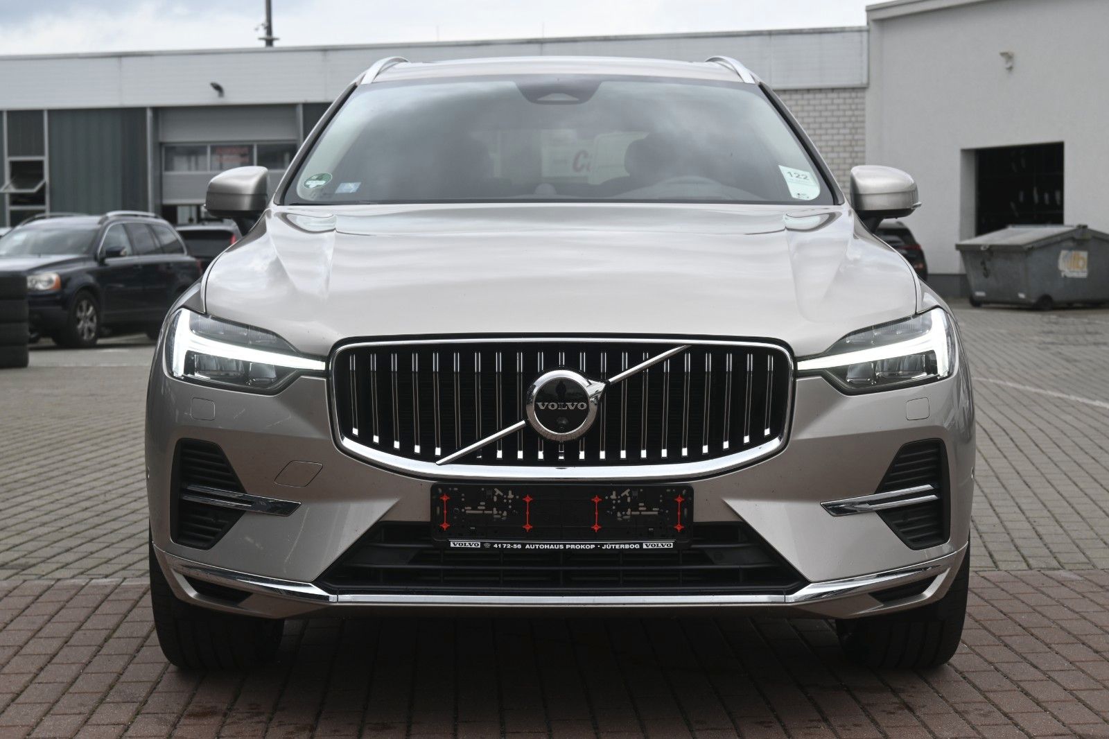 Volvo XC60 T8 Ultimate Bright RC Plug-In B&W*LUFT*360°
