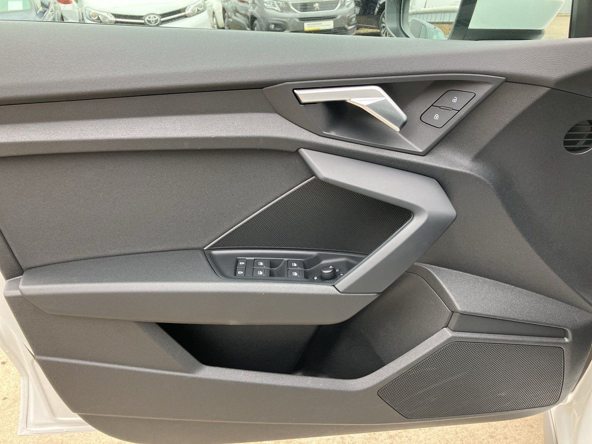 Audi A3 SPORTBACK 35 TFSI S-LINE +LED+SHZ+NAVI+TEMPO+