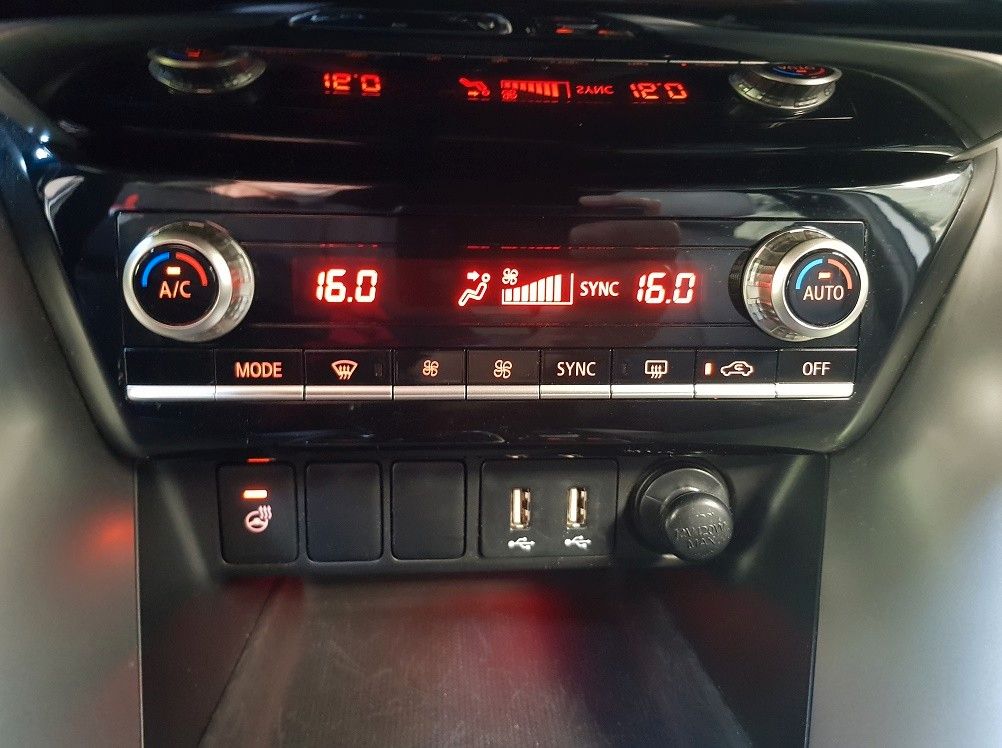 Mitsubishi Eclipse Cross 2.4 PLUG-IN HYBRID 4WD TOP mit AHK