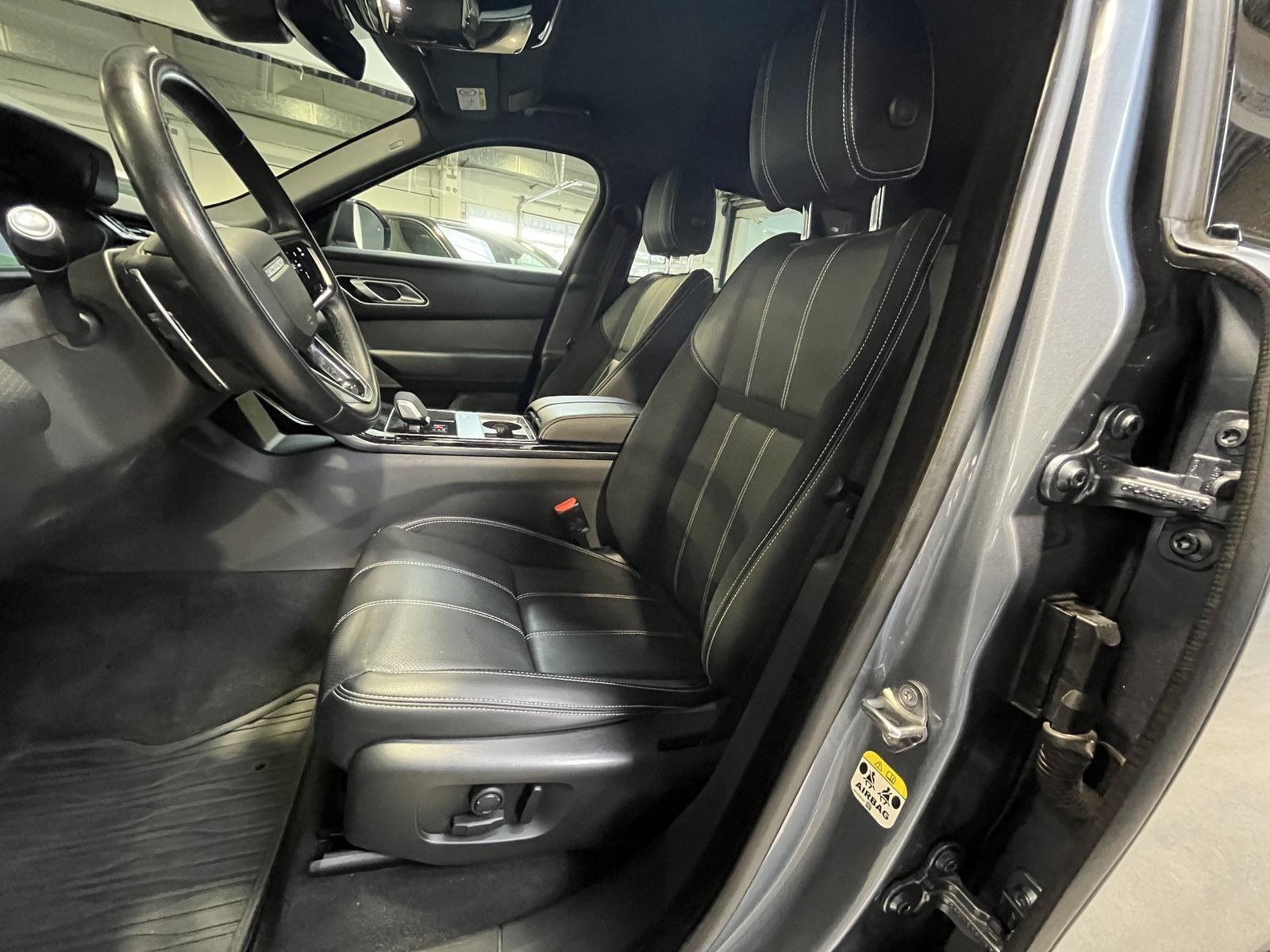 Range Rover Velar - Samsaru's Car Outlet