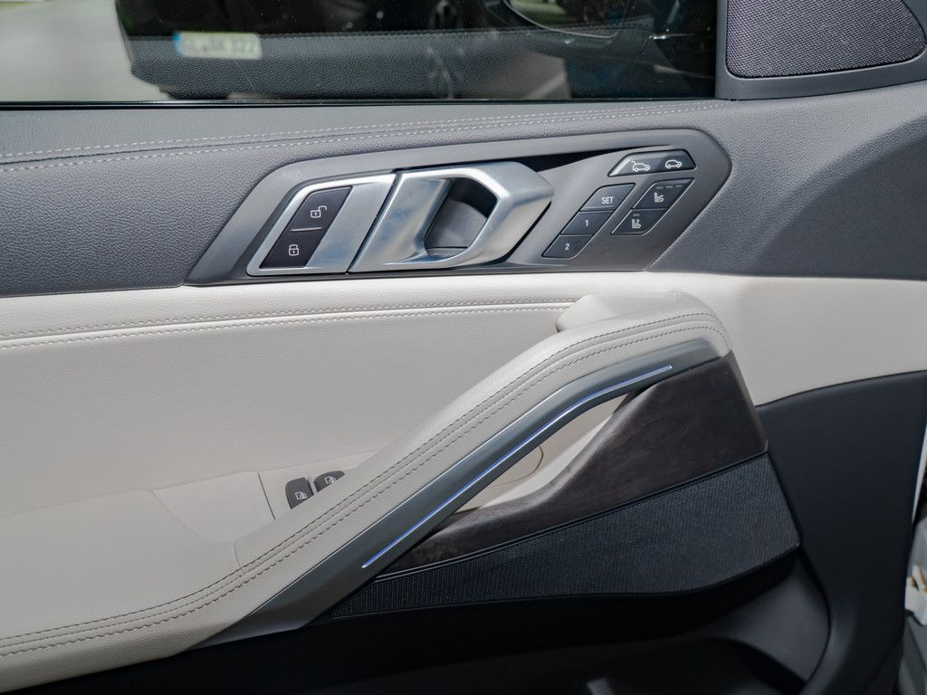 BMW X6 xDrive 30d M-Sport PANO AHK HUD 360° LASER