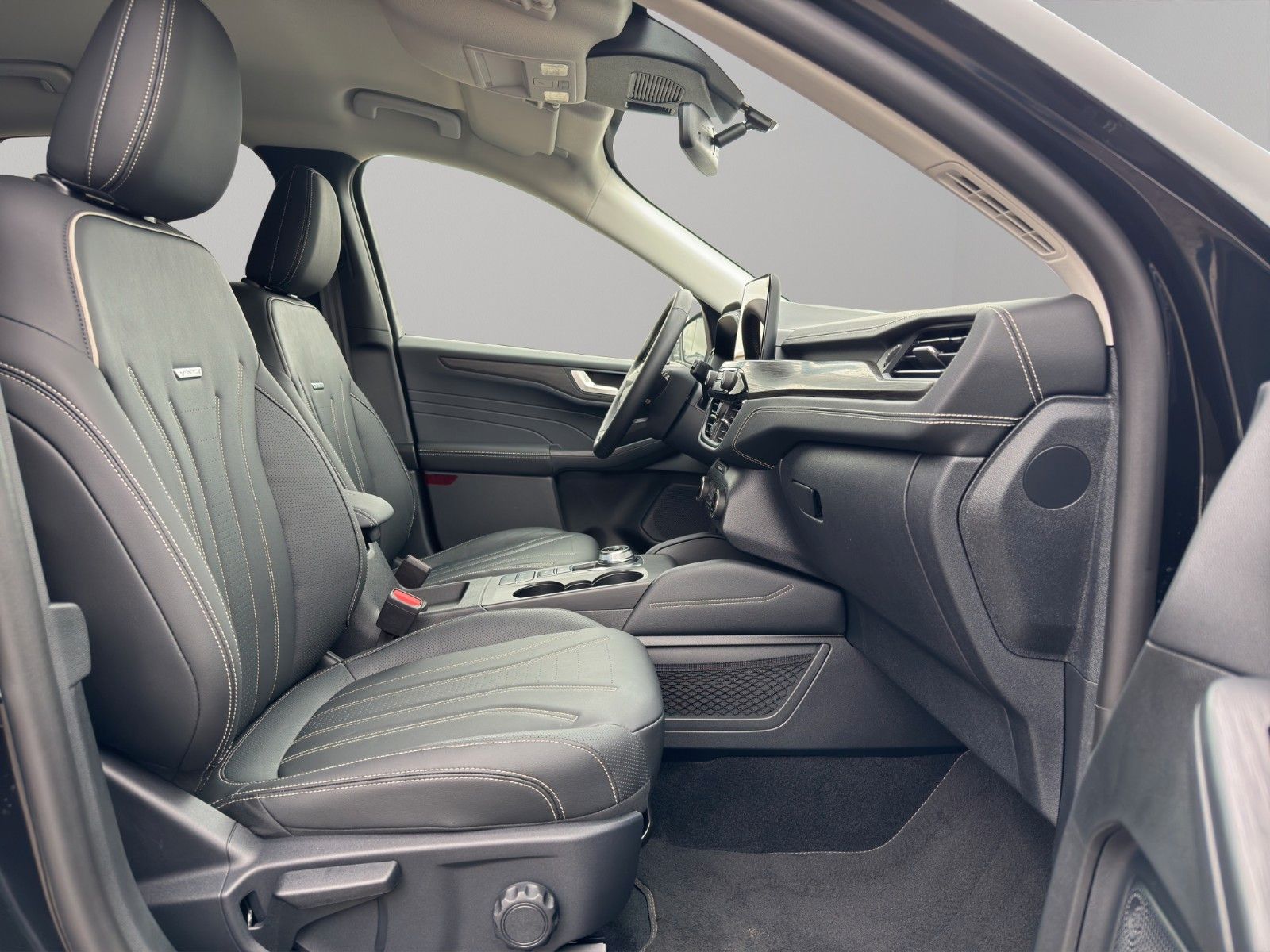 Ford Kuga Plug-In Hybrid Vignale - Samsaru's Car Outlet