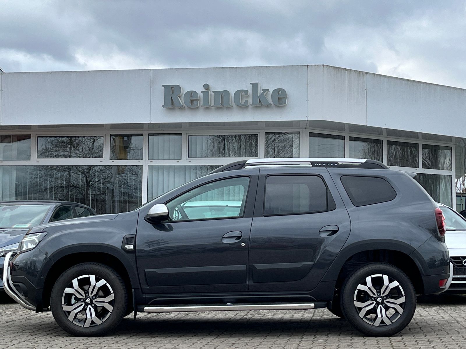 Dacia Duster TCe100 Prestige - Samsaru's Car Outlet