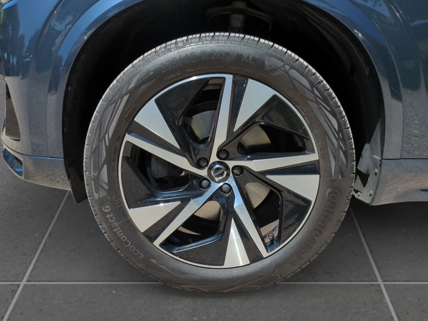 Volvo XC90 B5 AWD R Design HUD AHK Navi 360° AHK Stand