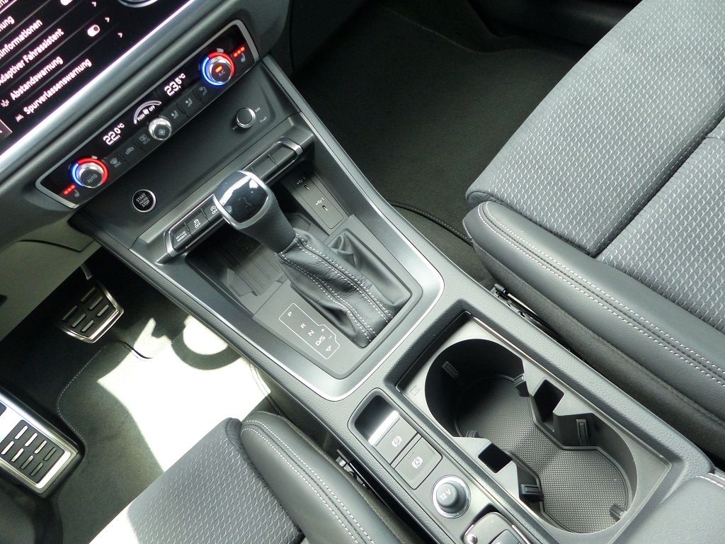 Audi Q3 Sportback 40 TFSI quattro S line - Samsaru's Car Outlet