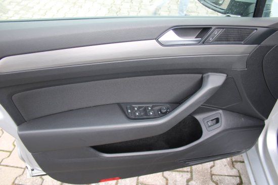 Volkswagen Passat Variant 2.0 TDI DSG - Samsaru's Car Outlet