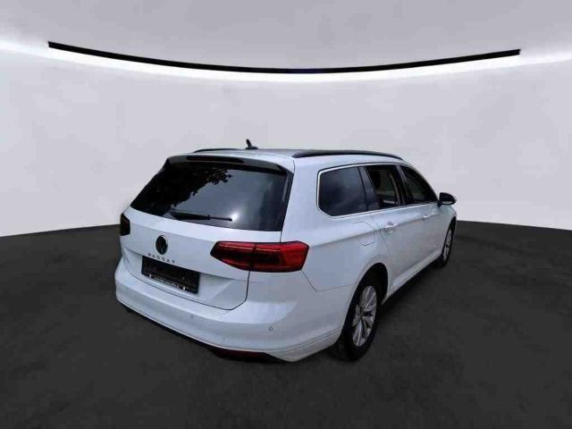 Volkswagen Passat Variant 2.0 TDI Business - Samsaru's Car Outlet