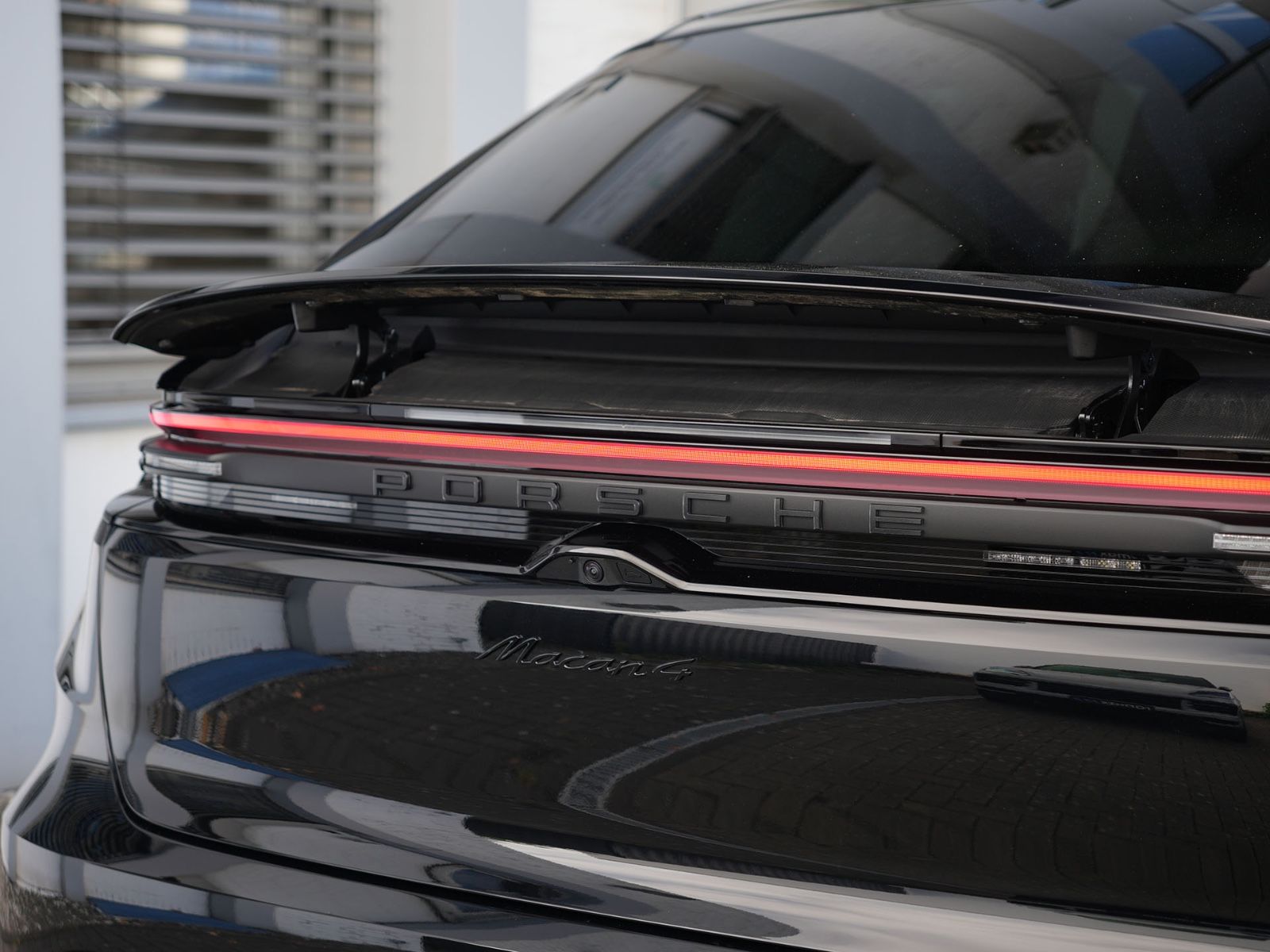 Porsche Macan 4 ACC-LUFTF.-PANO-BOSE-22"RS-LEDER KREIDE