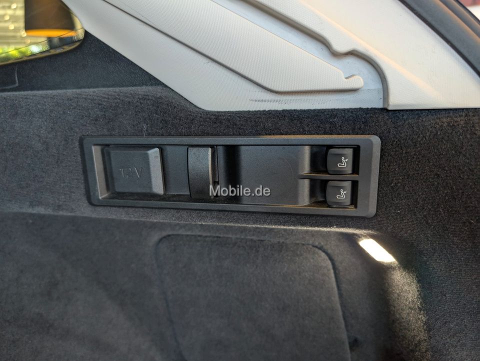 BMW 320d xDrive Touring - Samsaru's Car Outlet