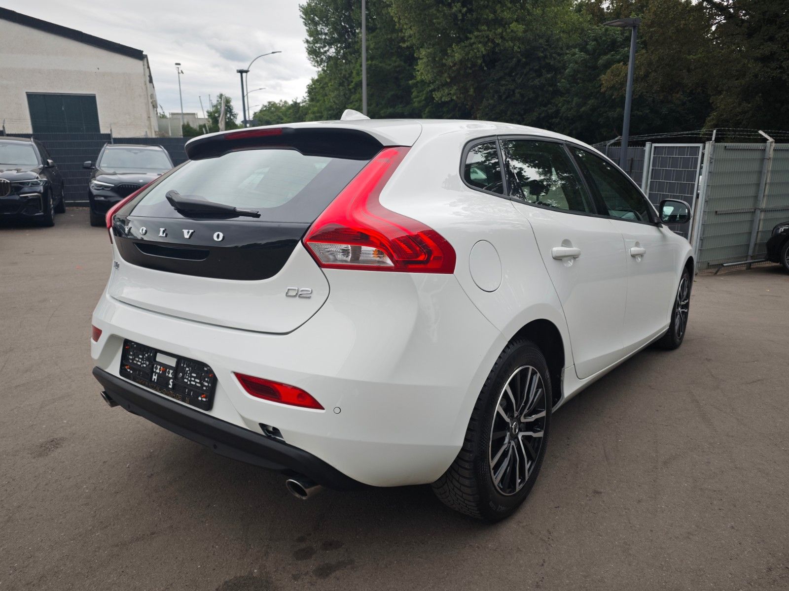 Volvo V40 2.0d MOMENTUM*NAVI*PDC*VOLL-LED*KLIMAAUTO.*