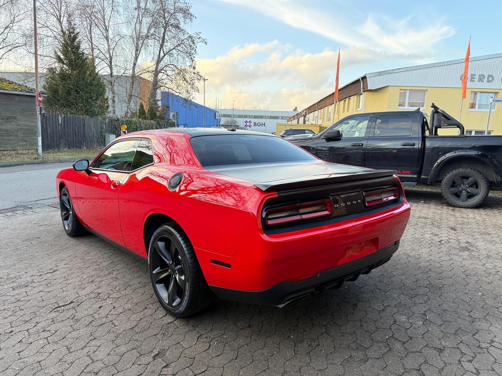 Dodge 5,7 V8*SRT KIT*LEDER*NAVI*KEYLESS*GARNTIE*SERVIC