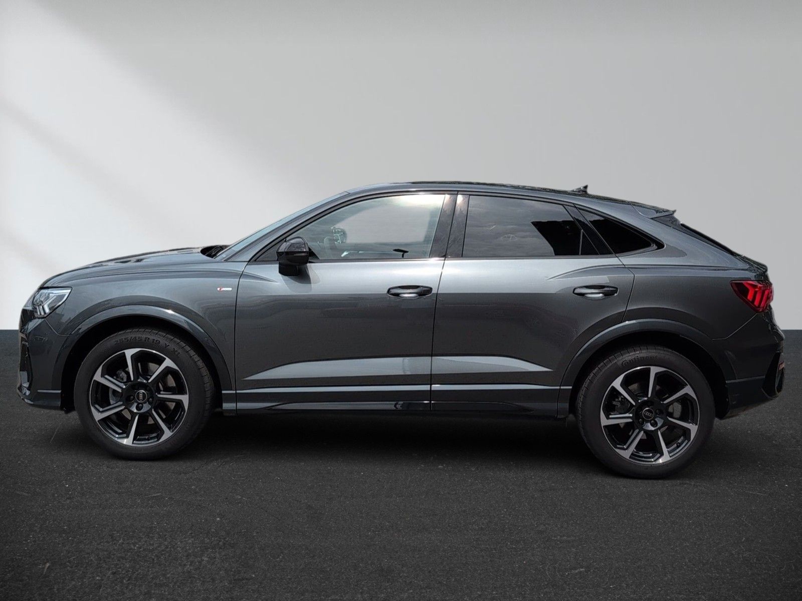 Audi Q3 Sportback 40 TDI quattro S line - Samsaru's Car Outlet