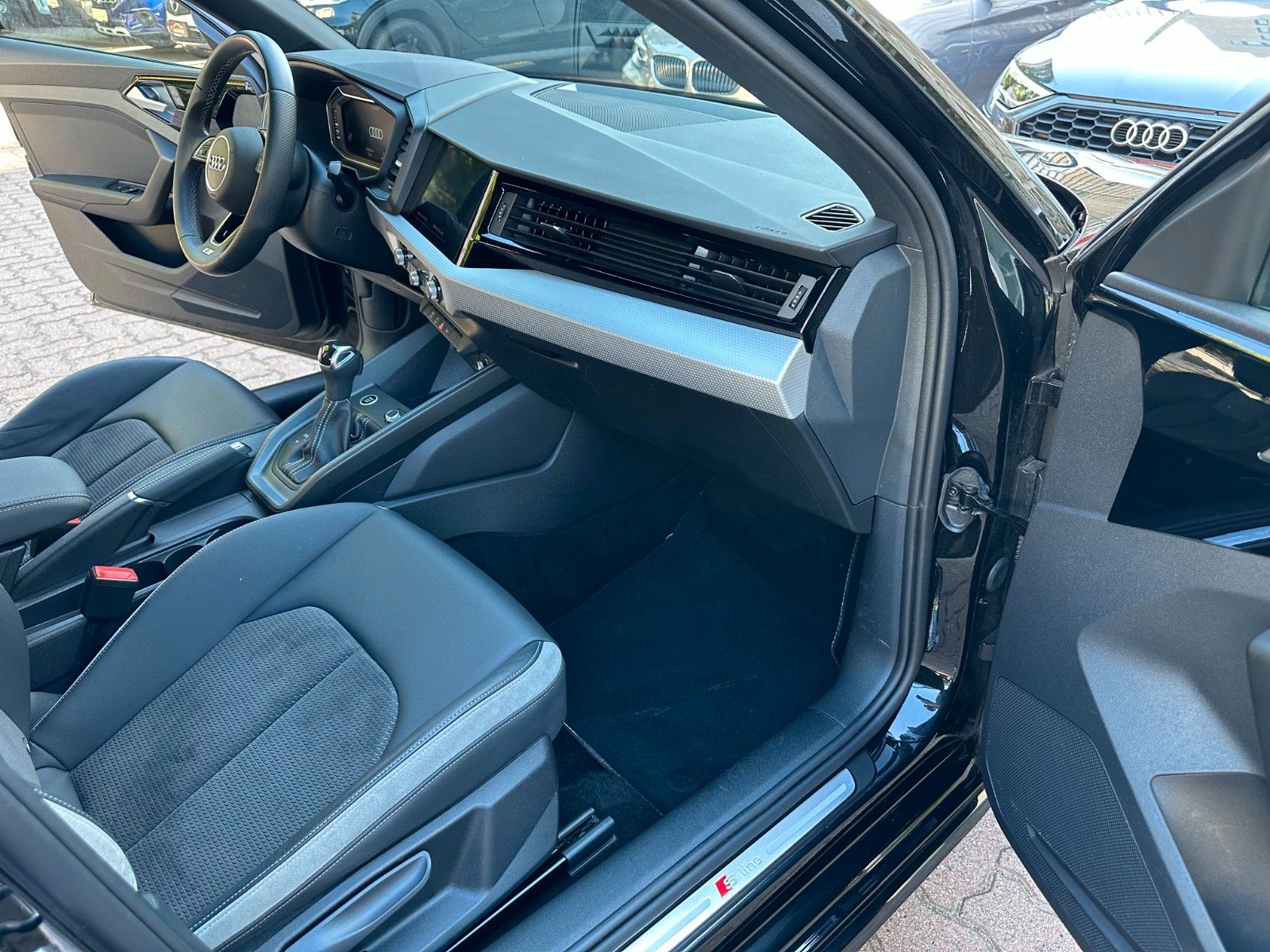 Audi A1 30 TFSI S line*LEDER*NAVI*SHZ*LED*MMI*APS+