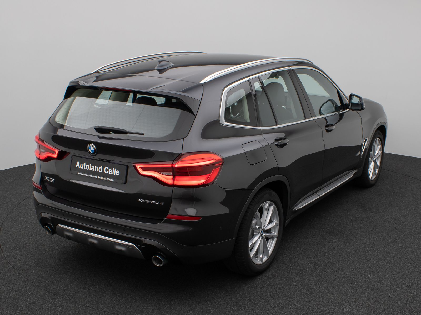 BMW X3 xD30d LuxuryLine - Samsaru's Car Outlet