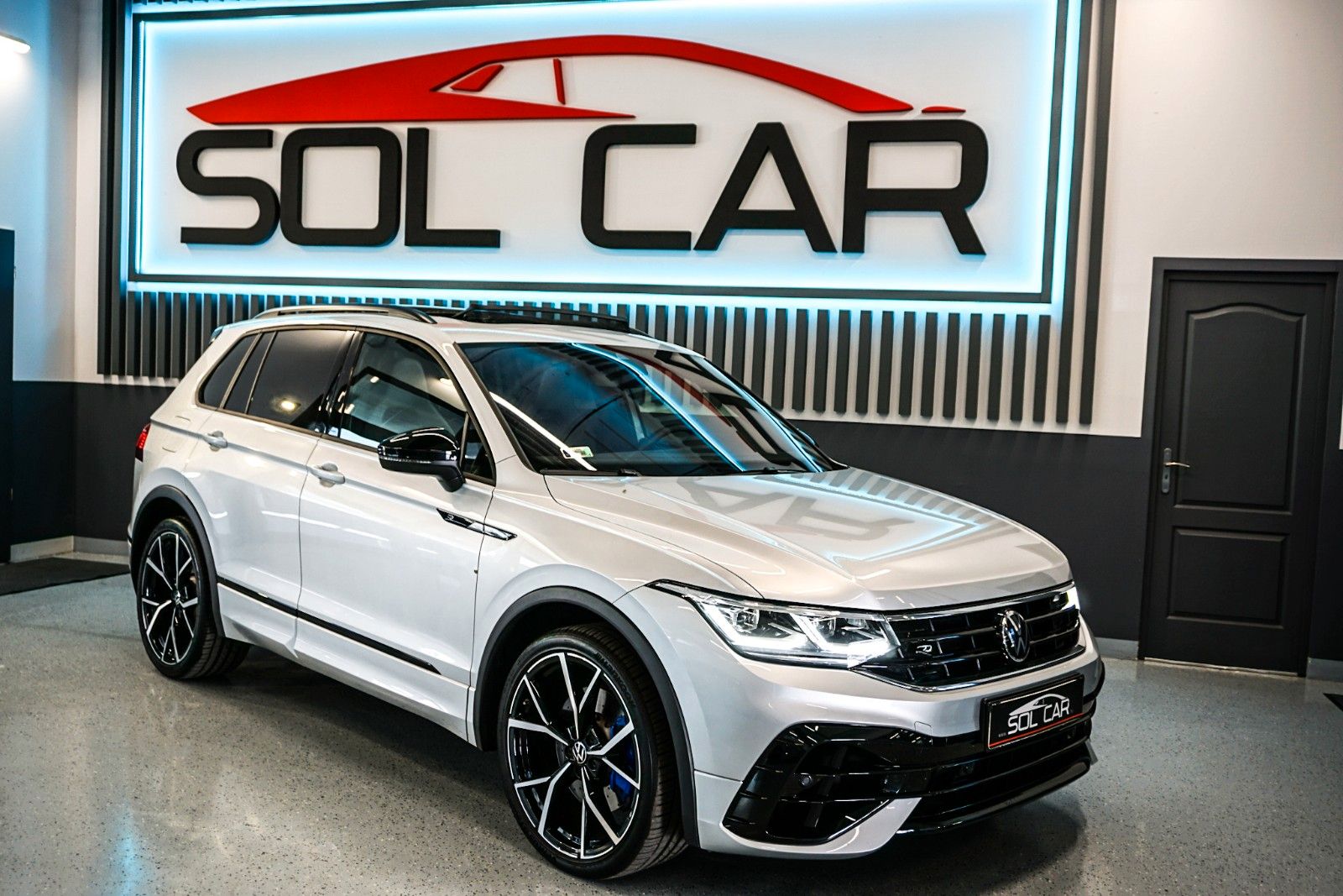 Volkswagen Tiguan R 4Motion - Samsaru's Car Outlet