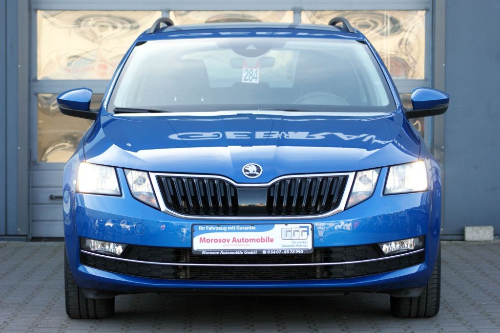 Skoda Octavia Combi 2.0 TDI DSG Style - Samsaru's Car Outlet