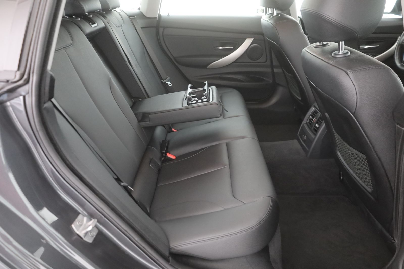 BMW 320i Gran Turismo - Samsaru's Car Outlet