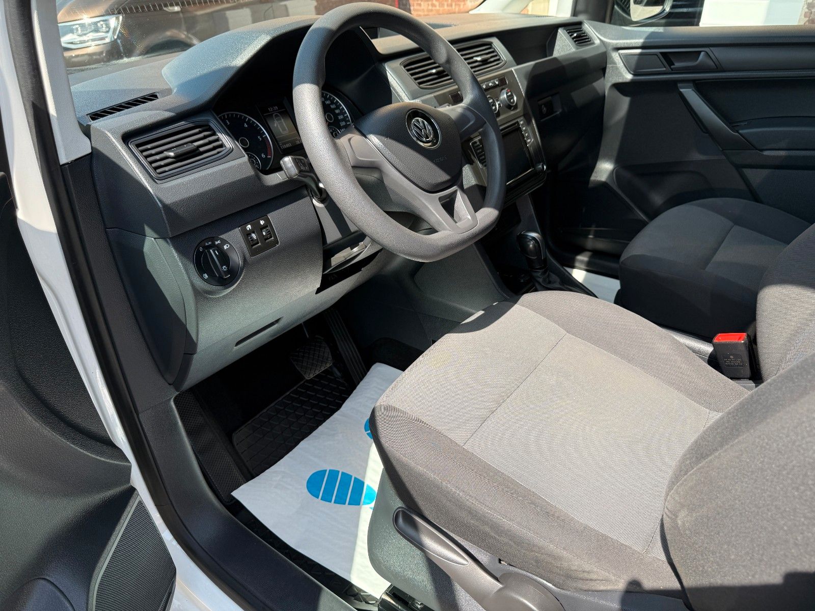 Volkswagen Caddy - Samsaru's Car Outlet