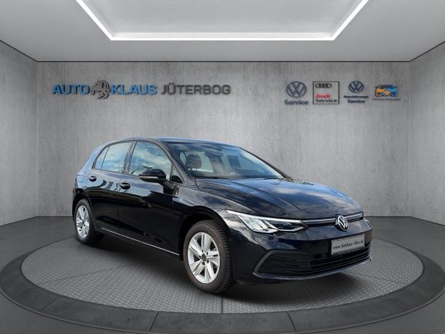 Volkswagen Golf VIII 1.5 eTSI Life - Samsaru's Car Outlet