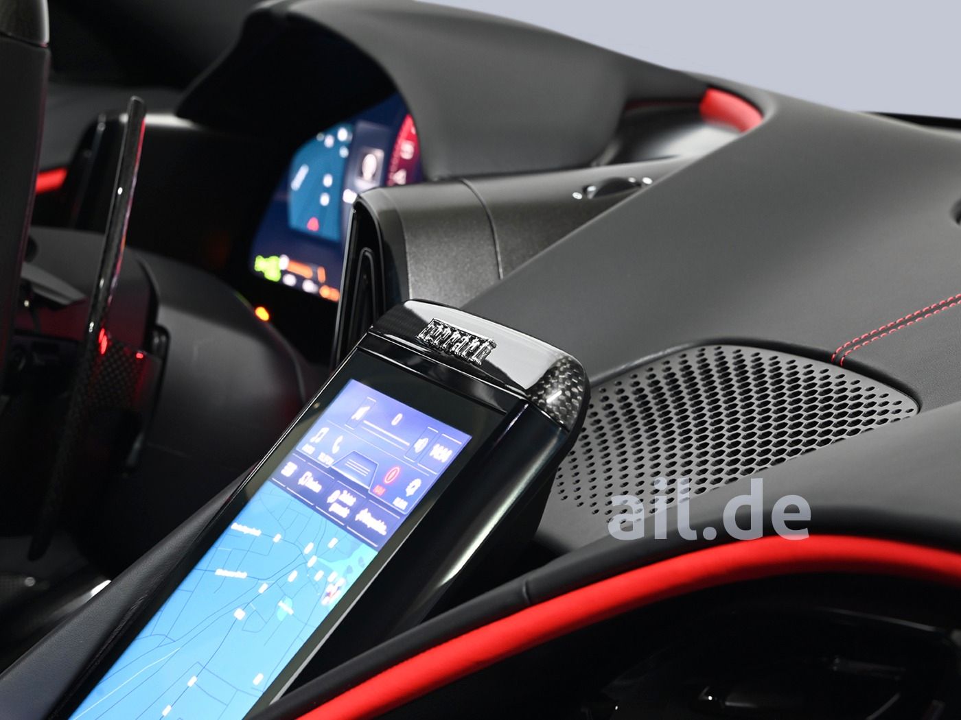 Ferrari Roma Rosso Fiorano CarbonPaket AppleCarplay
