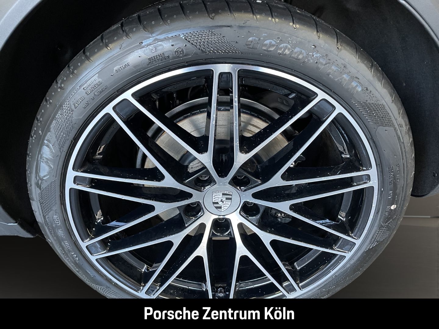 Porsche Macan 4S Electric Surround-View InnoDrive LED-Ma