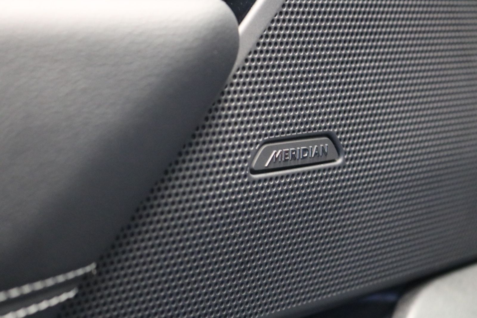 Range Rover Velar R-Dynamic - Samsaru's Car Outlet