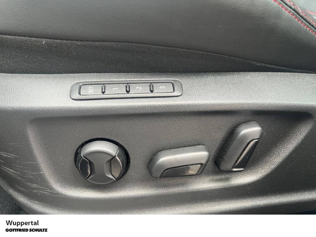 Skoda Kodiaq RS 245 PS PANO STANDHZ MATRIX DCC NAVI AC