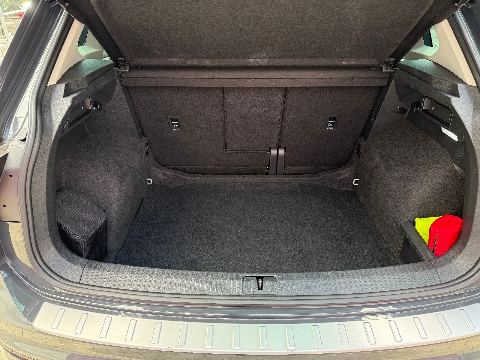 Volkswagen Tiguan TDI DSG 4m Urban Sport - Samsaru's Car Outlet