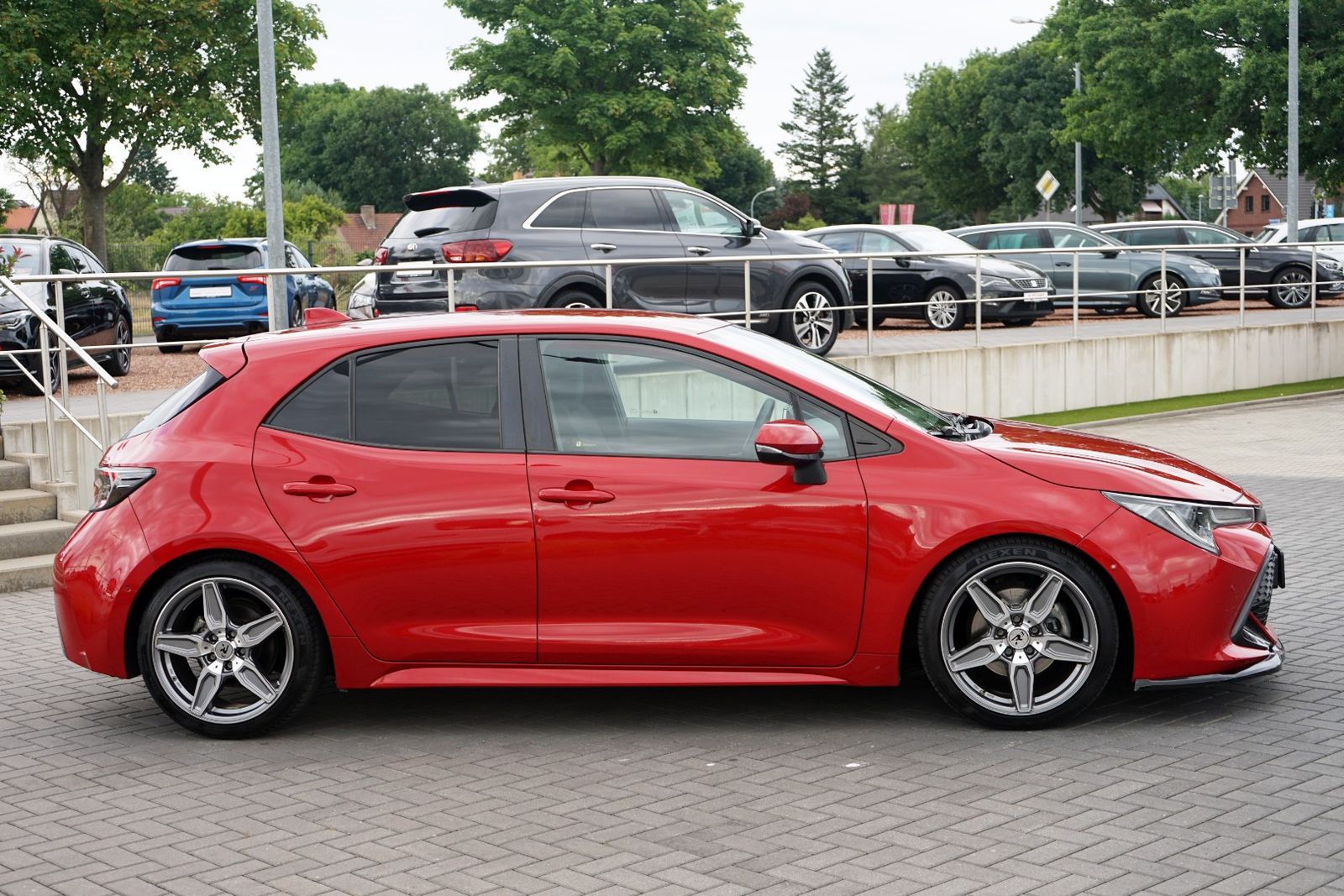 Toyota Corolla 2.0 Hybrid Business Edition - Samsaru's Car Outlet