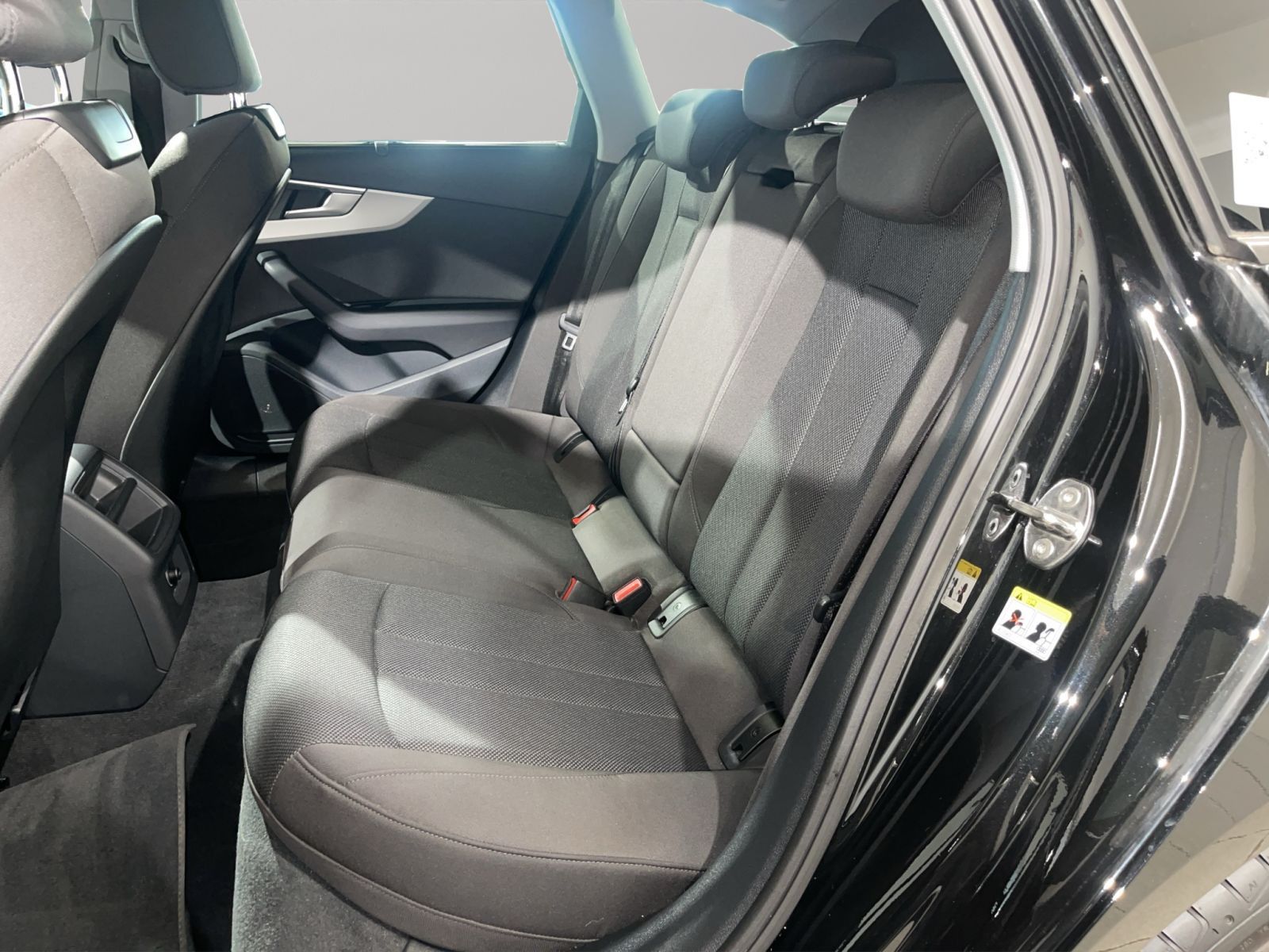 Audi A4 Avant 35 TFSI - Samsaru's Car Outlet