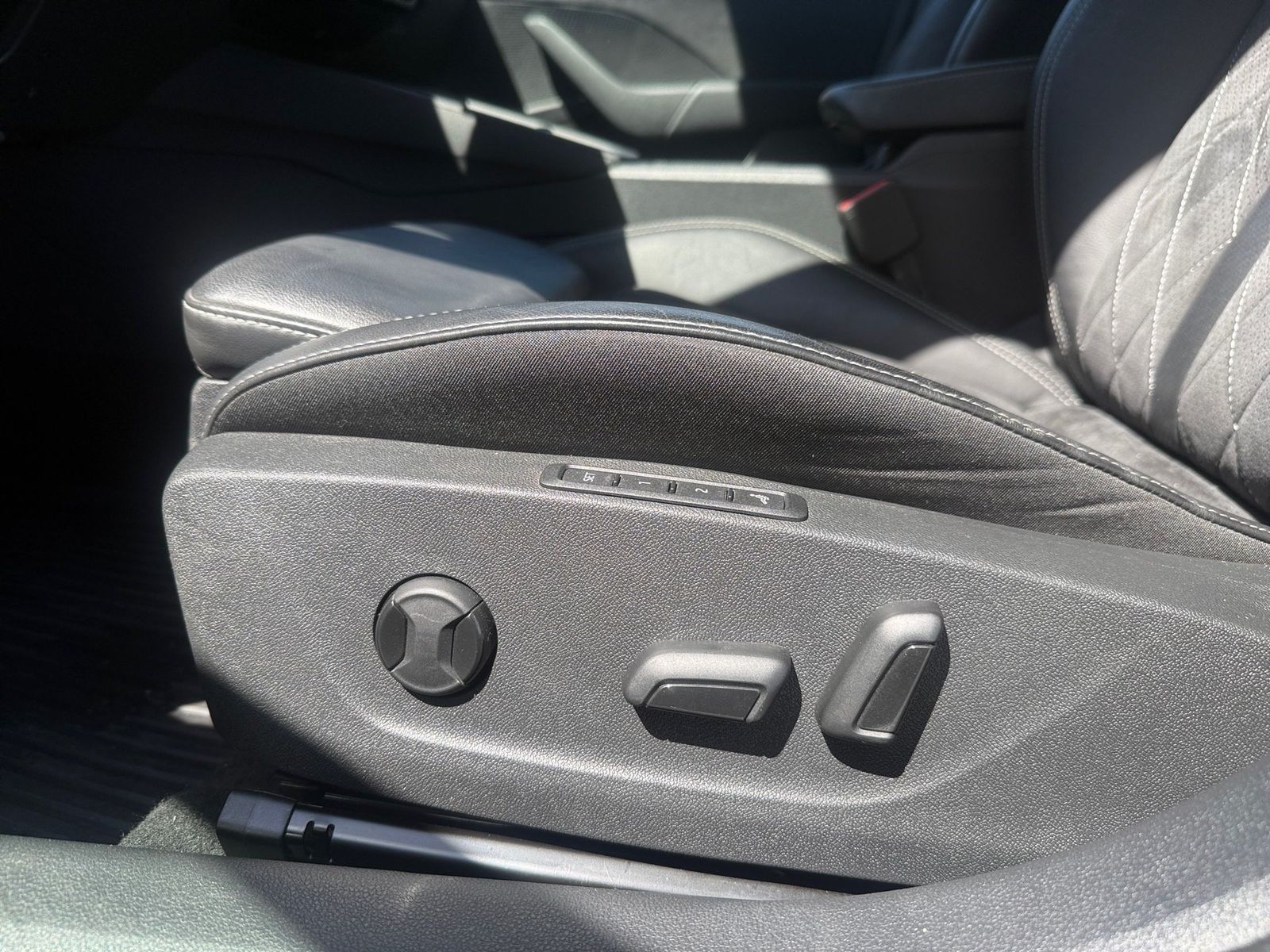 Skoda Octavia Lim. RS iV *NAVI*LED*CANTON*HUD*KAMERA*A