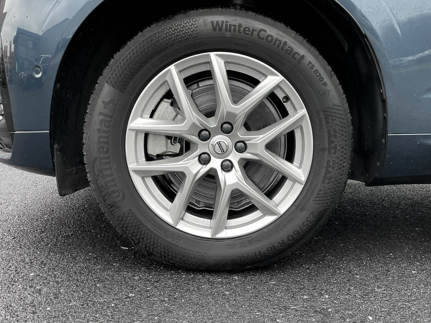 Volvo XC60 Plus Dark Recharge Plug-In Hybrid AWD T8 Tw