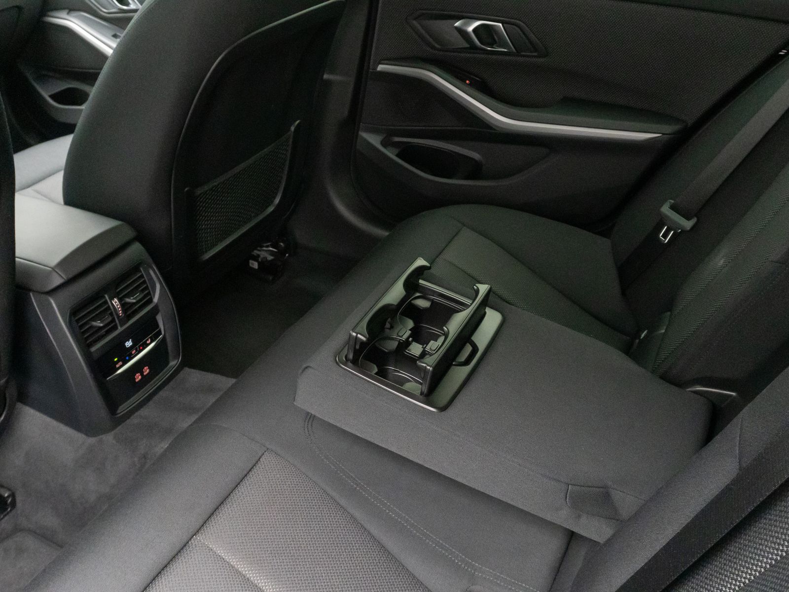 BMW 320e - Samsaru's Car Outlet