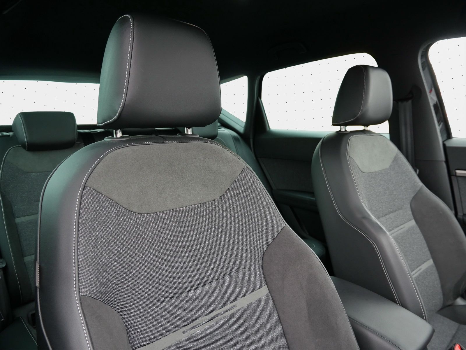 Seat Ateca Xperience 2.0 TDI LED*AHK*RFK*ACC*Navi