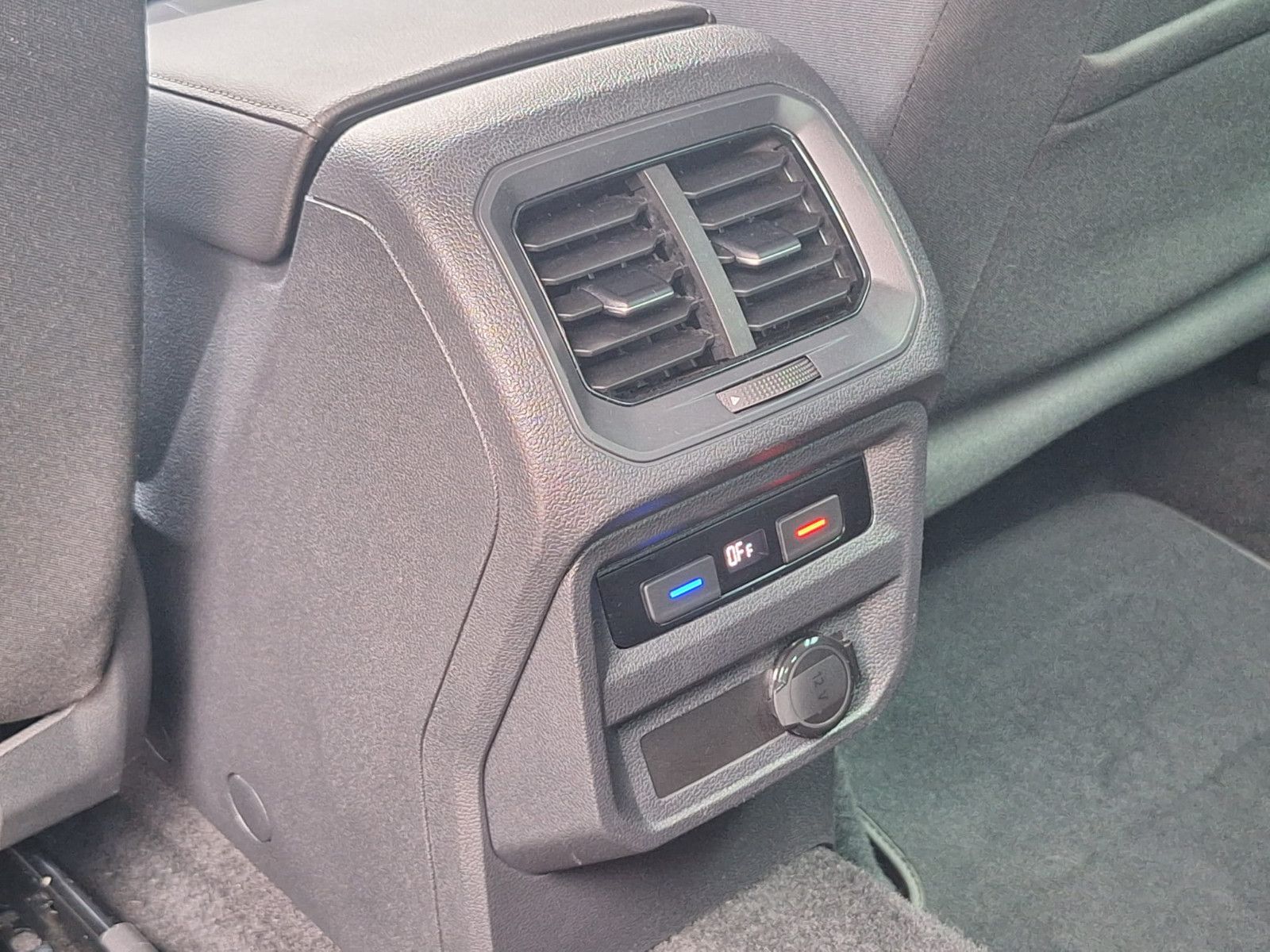 Volkswagen Tiguan 2.0 TDI United DSG - Samsaru's Car Outlet