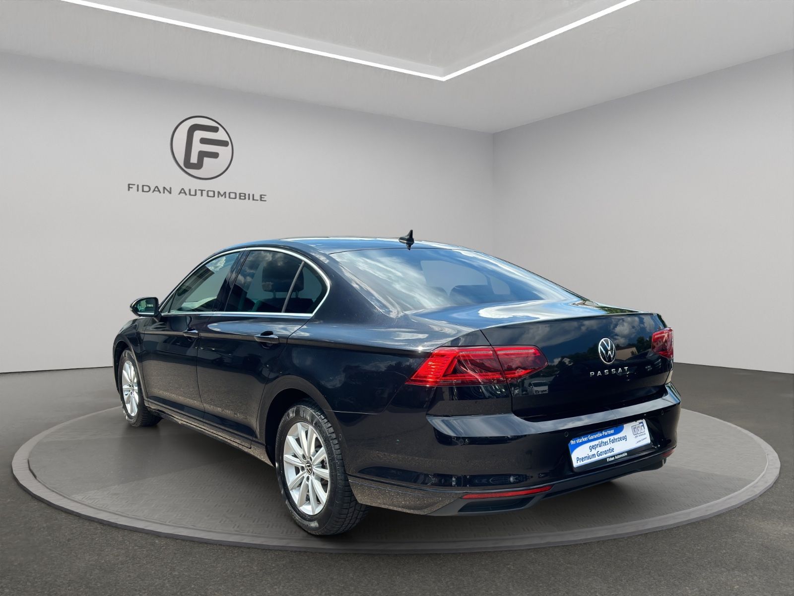 Volkswagen Passat Lim. Business - Samsaru's Car Outlet