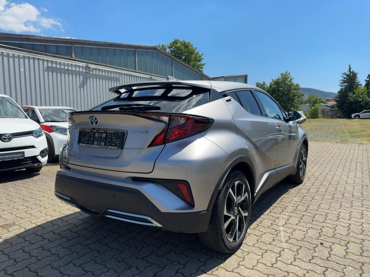 Toyota C-HR 2.0 Hybrid Team - Samsaru's Car Outlet
